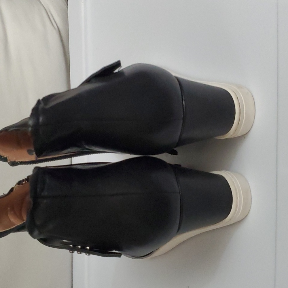 Shoes - Picture 3 of 5